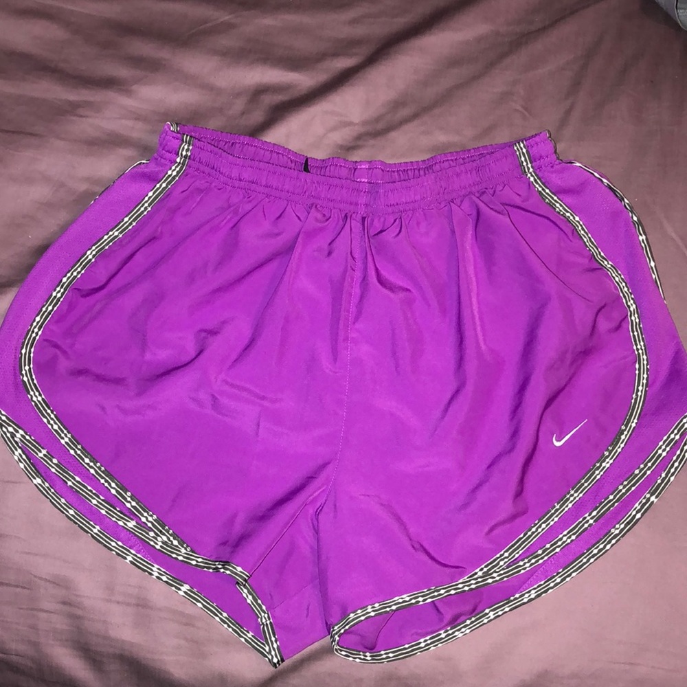 WOMEN NIKE RUNNING SHORTS